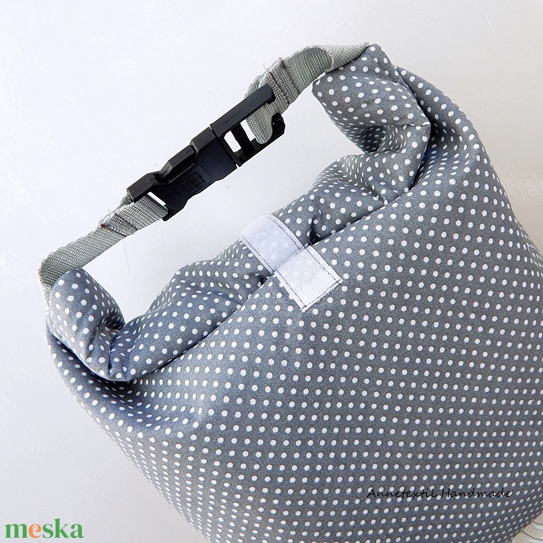 Uzsonnás táska pöttyös mintás, csatos vízhatlan béléssel - Tuck-Bag - táska & tok - uzsonna- & ebéd tartó - ebéd tasak, doboz - Meska.hu Uzsonnás táska pöttyös mintás, csatos vízhatlan béléssel - Tuck-Bag - táska & tok - uzsonna- & ebéd tartó - ebéd tasak, doboz - Meska.hu