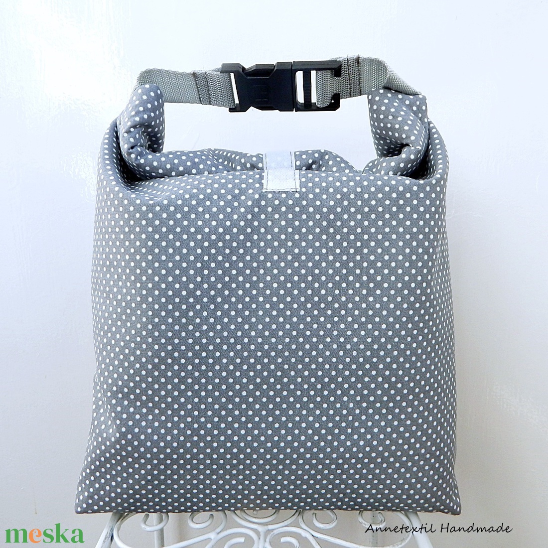 Uzsonnás táska pöttyös mintás, csatos vízhatlan béléssel - Tuck-Bag - táska & tok - uzsonna- & ebéd tartó - ebéd tasak, doboz - Meska.hu Uzsonnás táska pöttyös mintás, csatos vízhatlan béléssel - Tuck-Bag - táska & tok - uzsonna- & ebéd tartó - ebéd tasak, doboz - Meska.hu