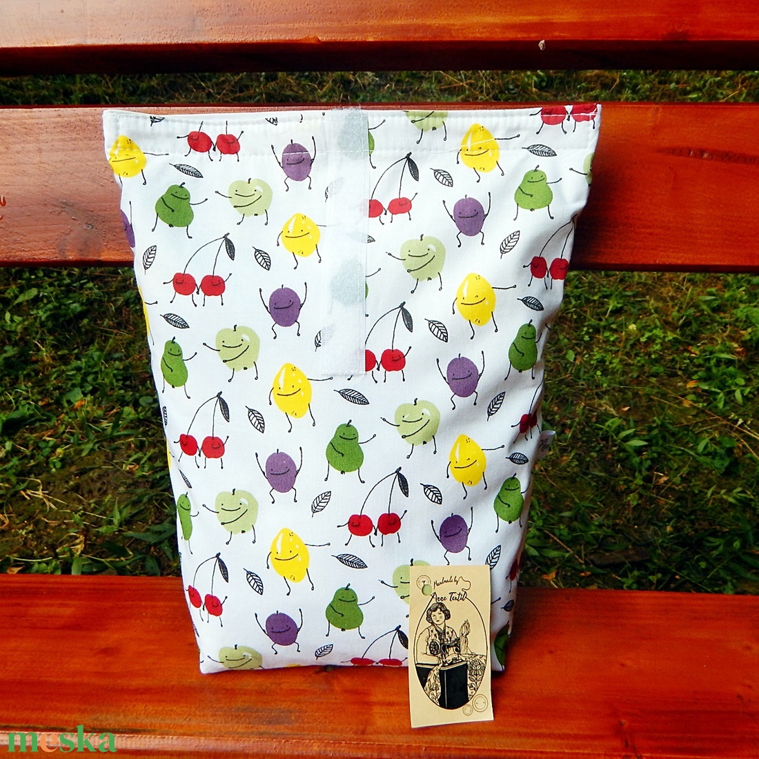 Uzsonnás zsák mosolygós gyümölcsös Roll-up lunch bag - táska & tok - uzsonna- & ebéd tartó - ebéd tasak, doboz - Meska.hu Uzsonnás zsák mosolygós gyümölcsös Roll-up lunch bag - táska & tok - uzsonna- & ebéd tartó - ebéd tasak, doboz - Meska.hu
