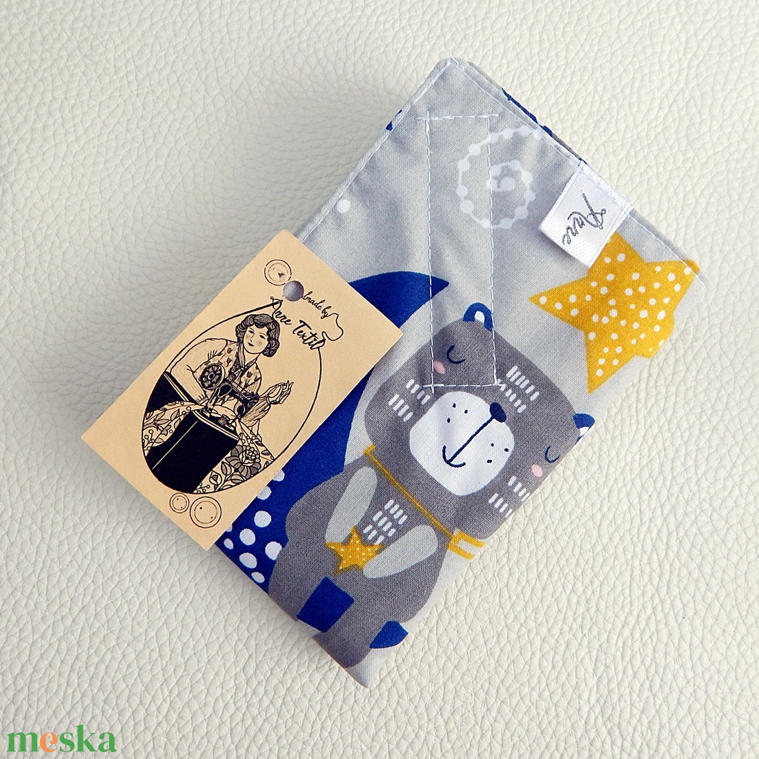 Újraszalvéta, vízhatlan textil szalvéta maci az űrben - táska & tok - uzsonna- & ebéd tartó - szendvics csomagoló - Meska.hu Újraszalvéta, vízhatlan textil szalvéta maci az űrben - táska & tok - uzsonna- & ebéd tartó - szendvics csomagoló - Meska.hu
