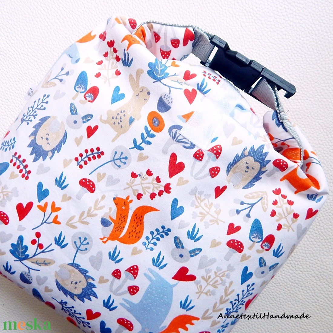 Uzsonnás táska erdei mintás, csatos, vízhatlan béléssel - Tuck-Bag - táska & tok - uzsonna- & ebéd tartó - ebéd tasak, doboz - Meska.hu