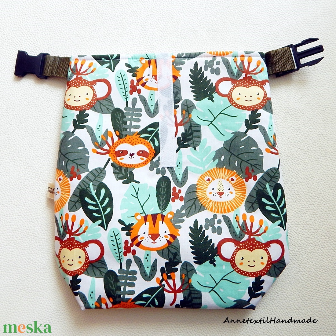 Uzsonnás táska dzsungel mintás, csatos, vízhatlan béléssel - Tuck-Bag - táska & tok - uzsonna- & ebéd tartó - ebéd tasak, doboz - Meska.hu