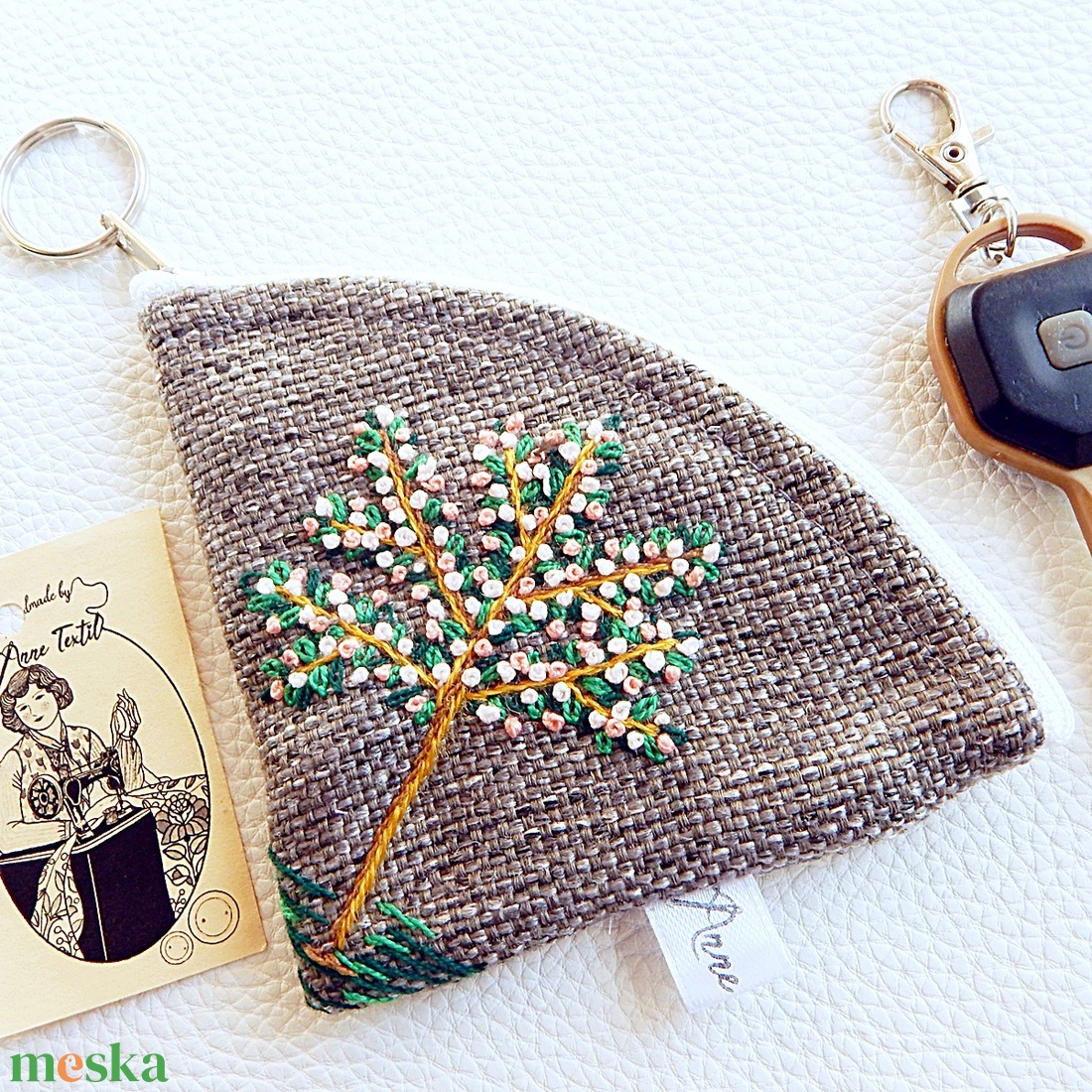 Virágzó japán cseresznyefa - Anne - kézzel hímzett körcikk kulcstartó - táska & tok - kulcstartó & táskadísz - kulcstartó - Meska.hu