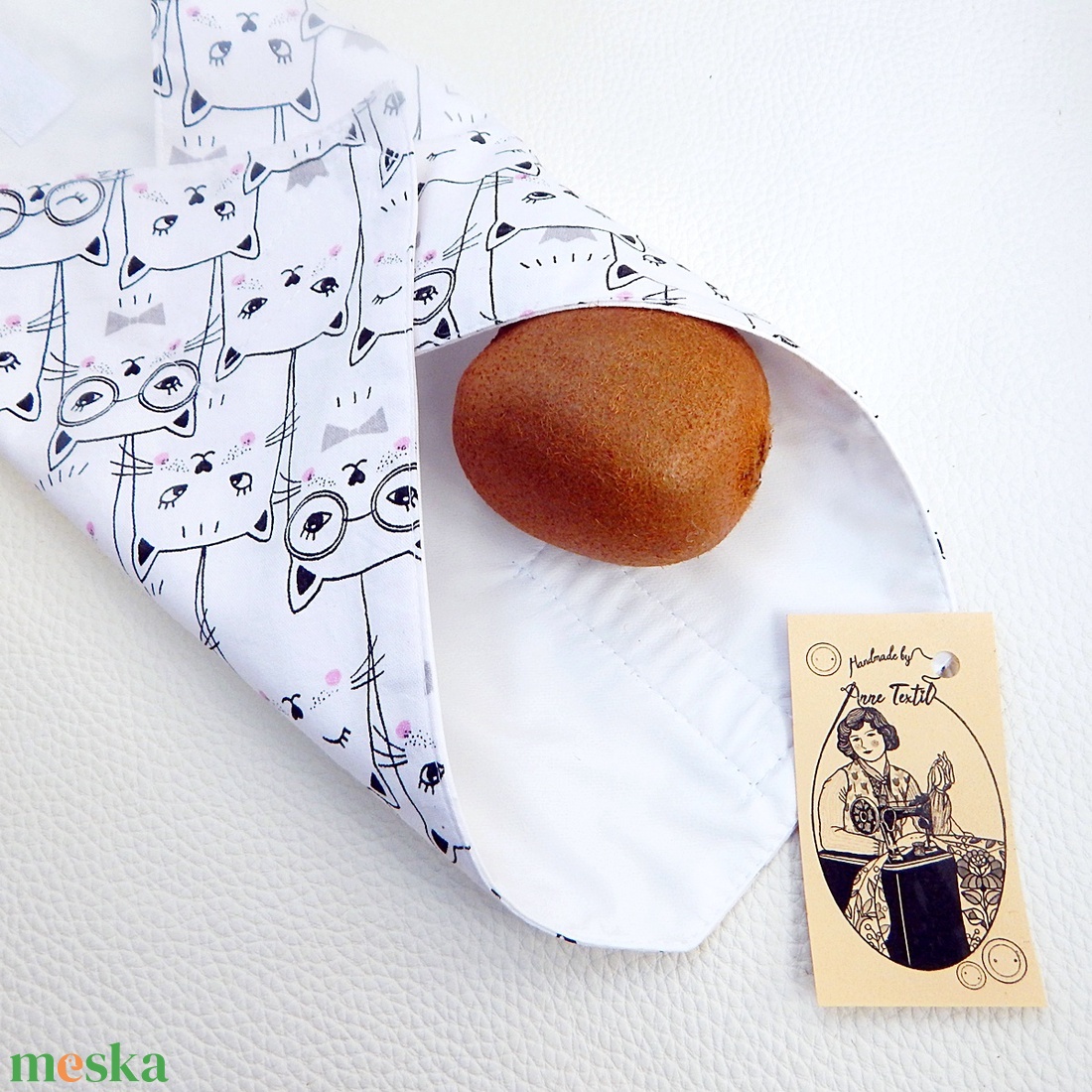 Ökoszalvéta és Újraszalvéta cicák fekete-fehérben mintás, a stílusos megoldás - táska & tok - uzsonna- & ebéd tartó - szendvics csomagoló - Meska.hu