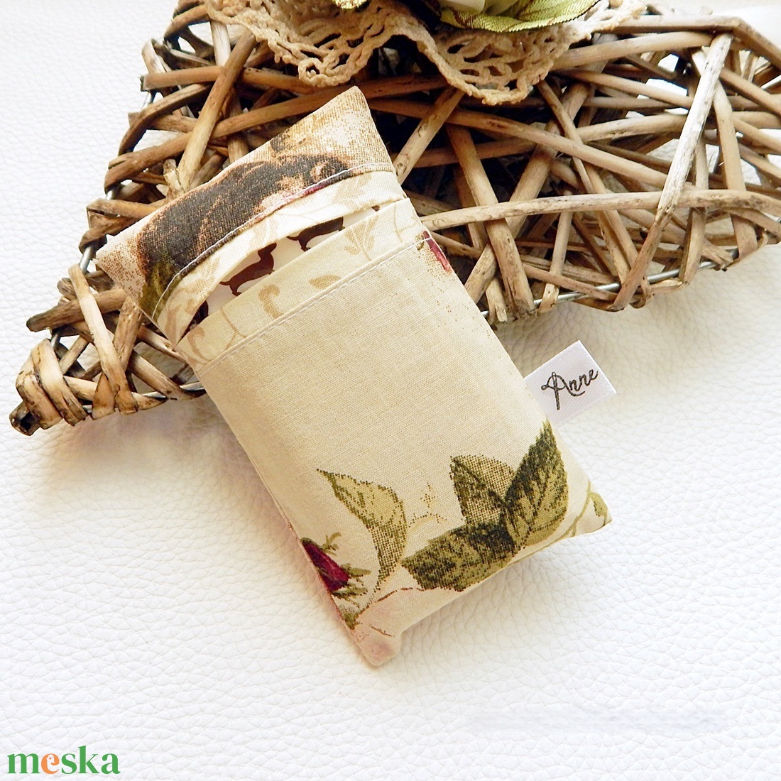Rózsa mintás, vintage pamut textil bélelt papírzsebkendőtartó szettben annetextil - táska & tok - pénztárca & más tok - zsebkendőtartó tok - Meska.hu