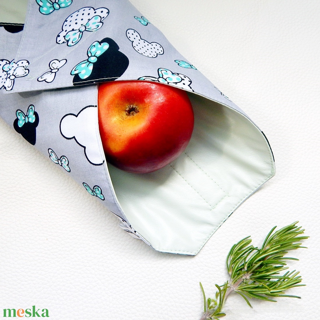 Újraszalvéta - Menta Minnie egér  újraszalvéta - Tépőzáras szendvics csomagoló - Vízhatlan textil újraszalvéta lánynak  - táska & tok - uzsonna- & ebéd tartó - szendvics csomagoló - Meska.hu