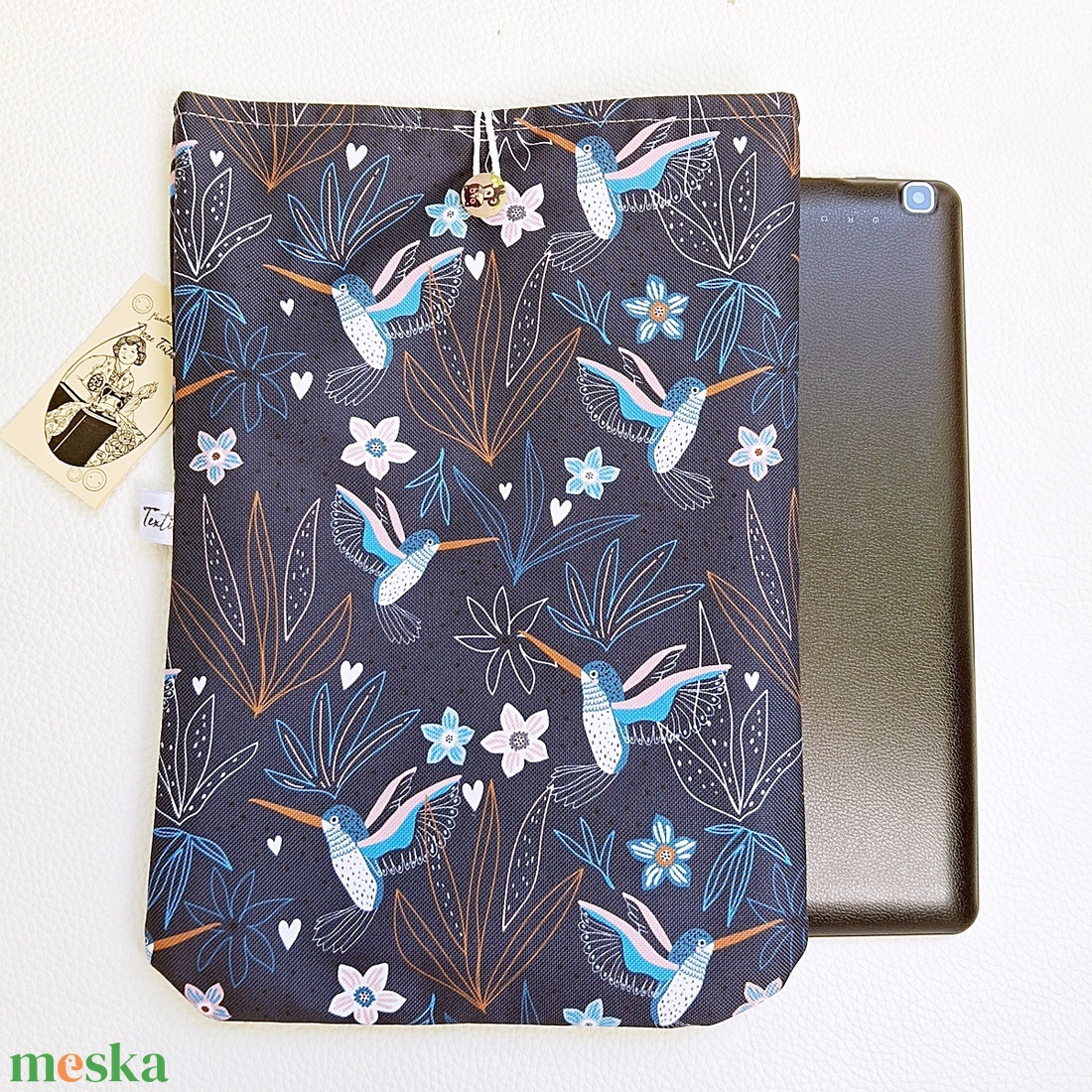 Könyvtok kolibri - Nagyméretű vízhatlan prémium könyvvédő tok vastagabb regényekhez és tabletekhez - táska & tok - ebook & tablet tok - Meska.hu