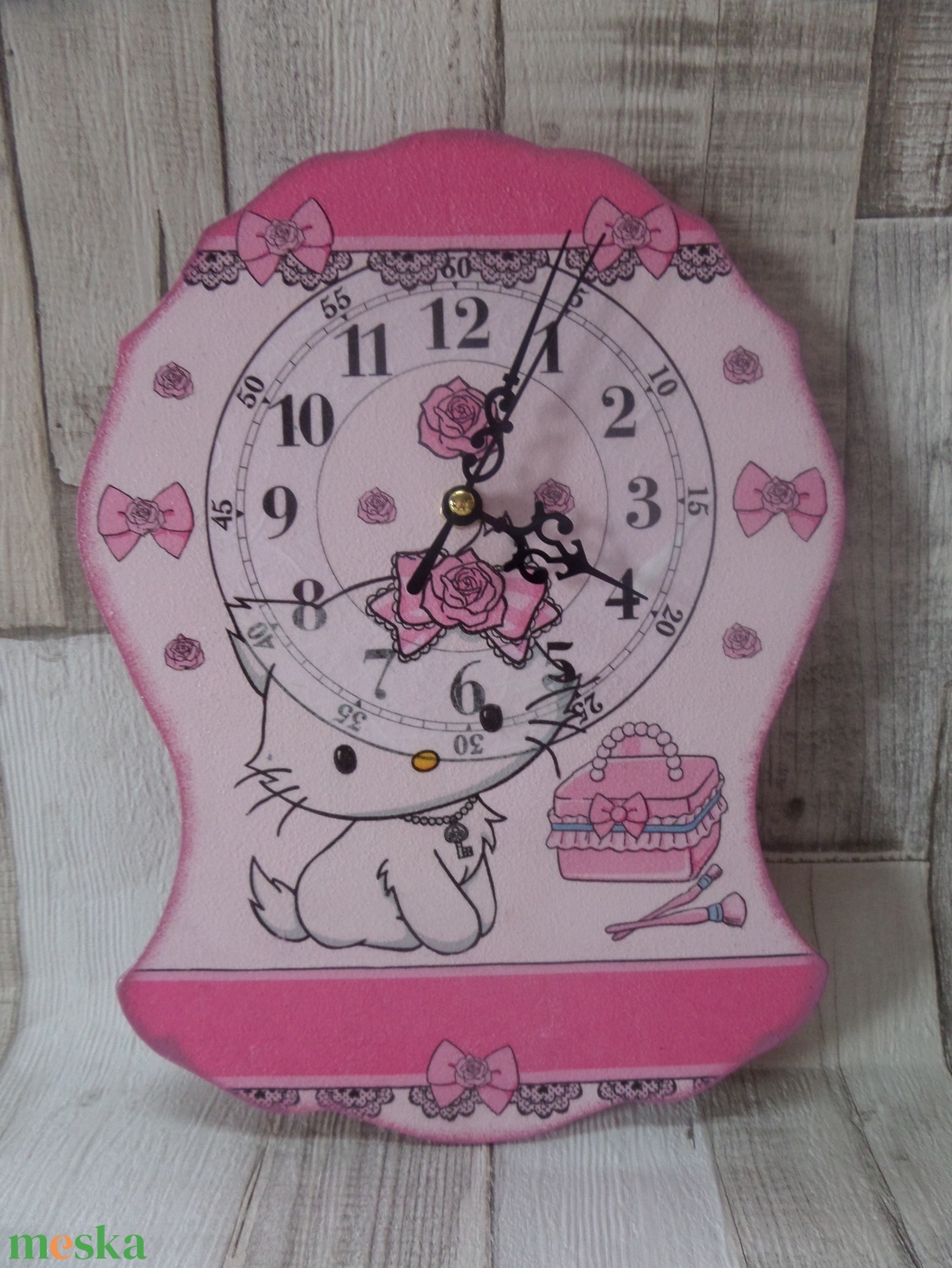 Charmmy Kitty cica mintás falióra gyerekszobába - otthon & életmód - dekoráció - fali és függő dekoráció - falióra & óra - Meska.hu Charmmy Kitty cica mintás falióra gyerekszobába - otthon & életmód - dekoráció - fali és függő dekoráció - falióra & óra - Meska.hu