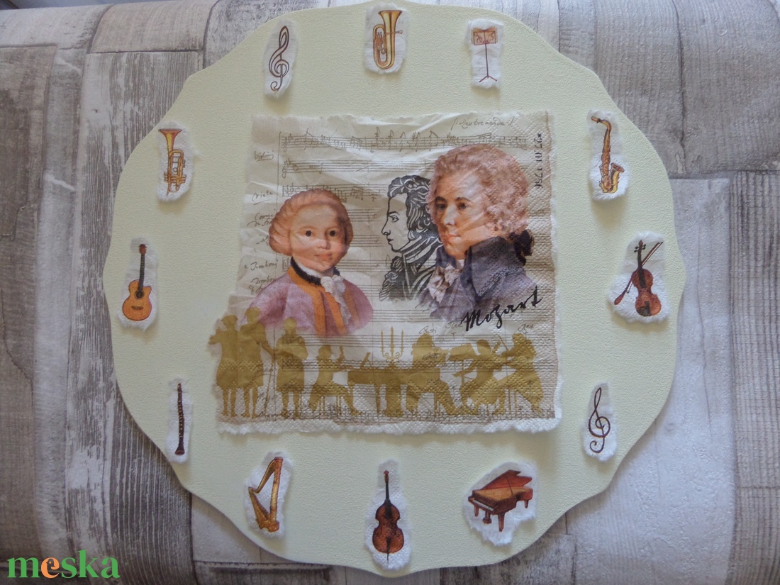 Hangszer,zenei mintás hullámos szélű falióra 30 cm-es - otthon & életmód - dekoráció - fali és függő dekoráció - falióra & óra - Meska.hu Hangszer,zenei mintás hullámos szélű falióra 30 cm-es - otthon & életmód - dekoráció - fali és függő dekoráció - falióra & óra - Meska.hu