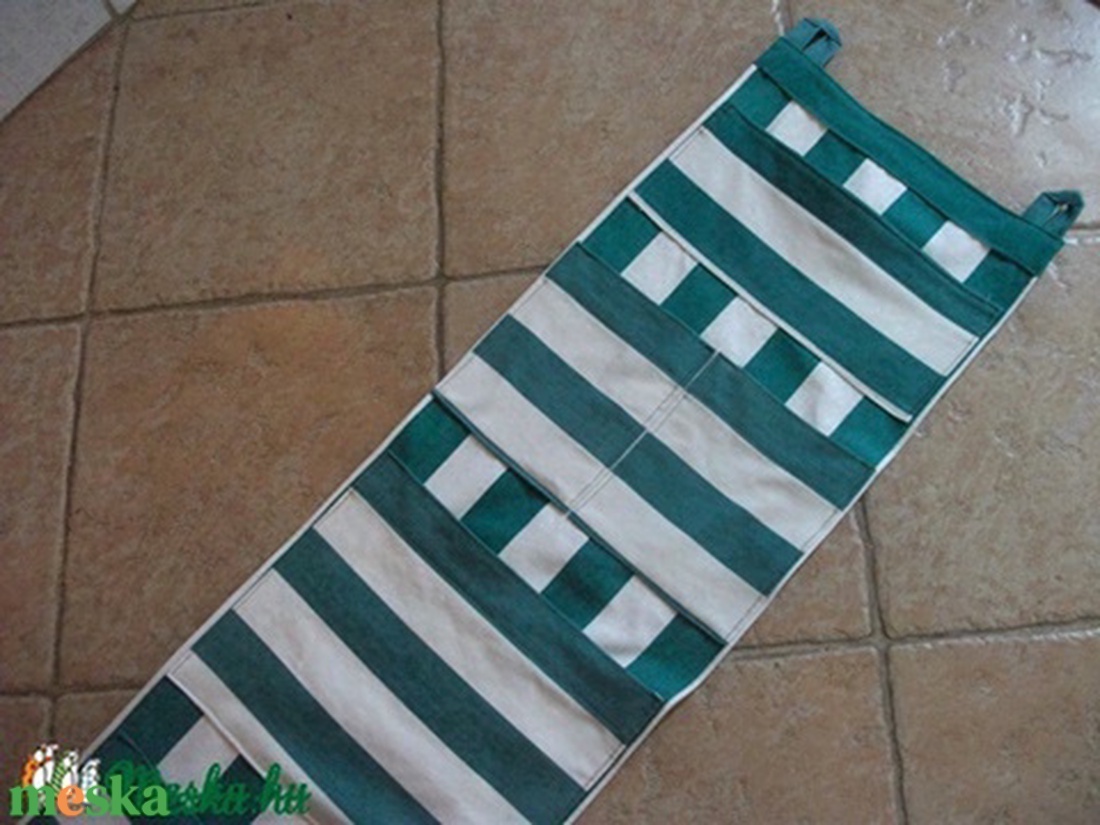 Zöld, csíkos zsebes tároló 107x29cm - otthon & életmód - tárolás & rendszerezés - fali tároló - Meska.hu