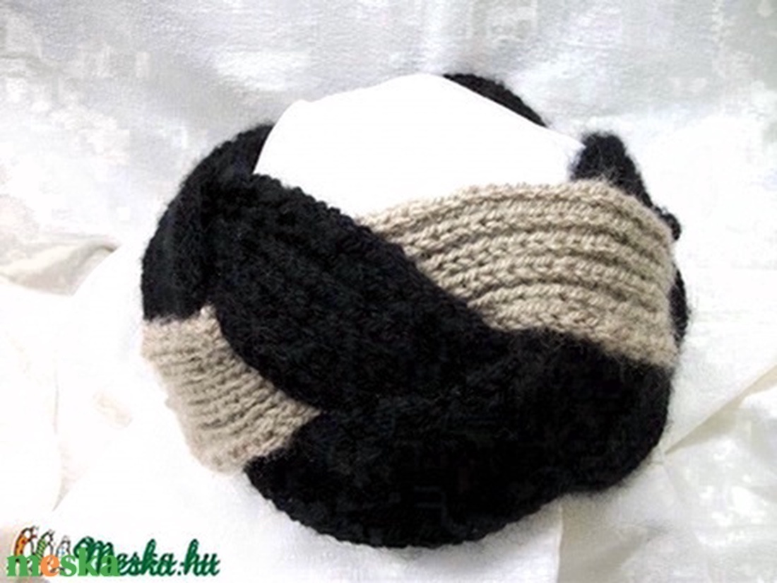 Sapka helyett, kötött fejpánt, fekete és bézs, kék árnyalatok, stb - ruha & divat - sál, sapka, kendő - fejpánt - Meska.hu