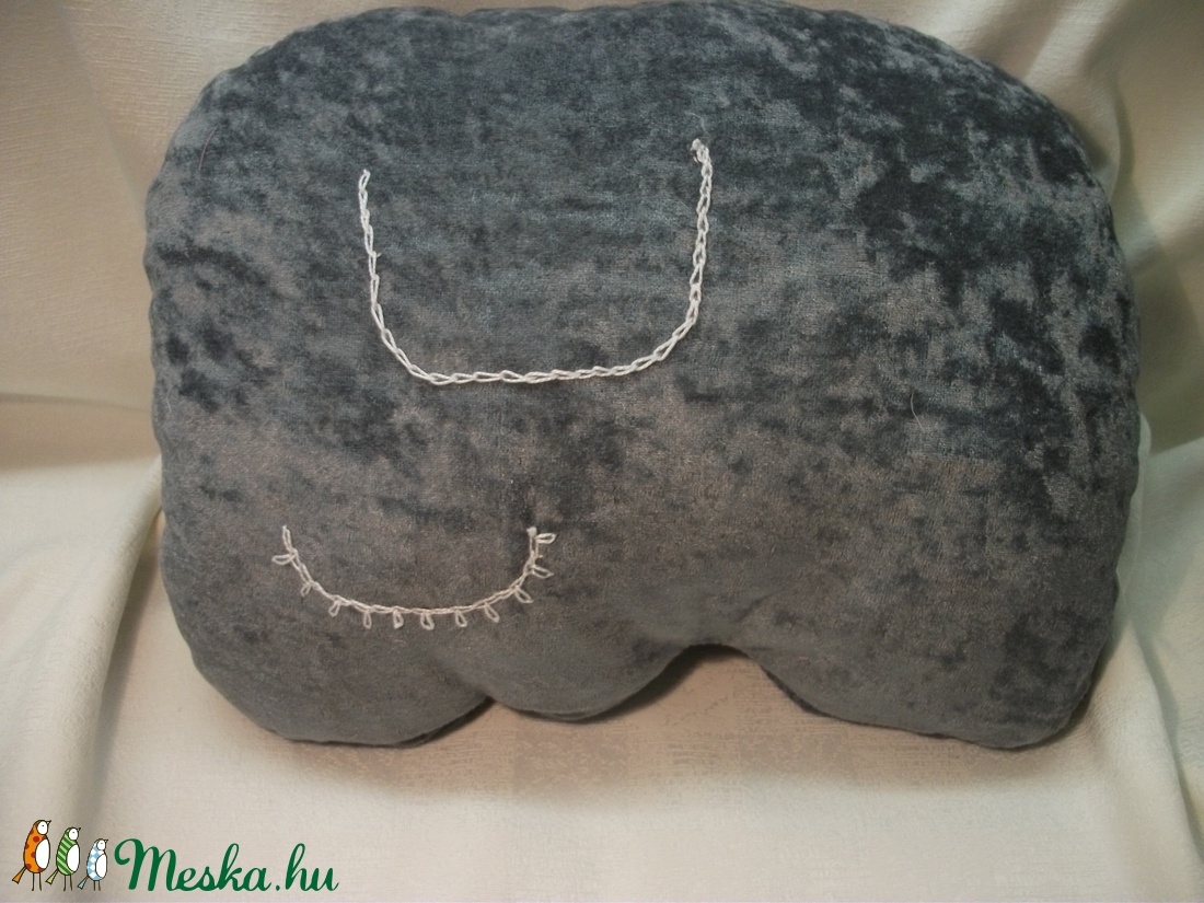 Alvó elefánt, plüss párna, játszó párna, kedvenc, alvó barát a mindennapokra -  - Meska.hu