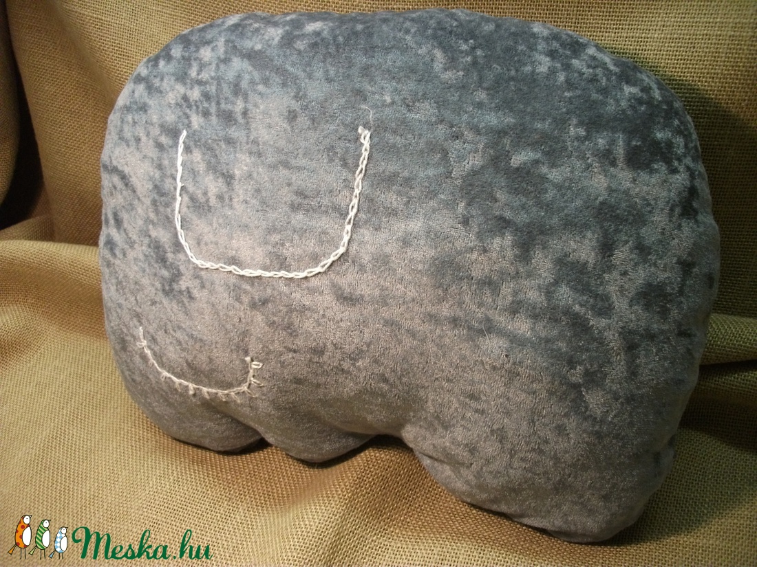 Alvó elefánt, plüss párna, játszó párna, kedvenc, alvó barát a mindennapokra -  - Meska.hu