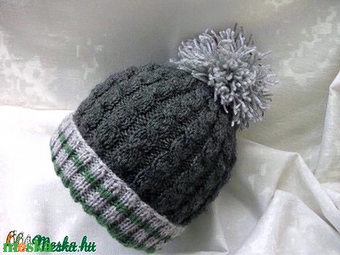 Vidám, türkiz kötött fiú sapka, csavarásokkal, csíkokkal - ruha & divat - babaruha & gyerekruha - babasapka - Meska.hu