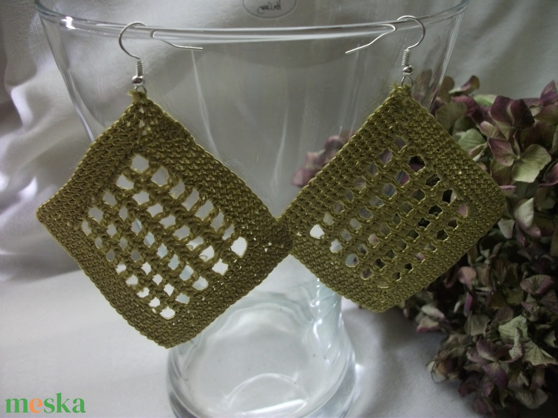 Horgolt óarany fülbevaló - ékszer - fülbevaló - lógó fülbevaló - Meska.hu