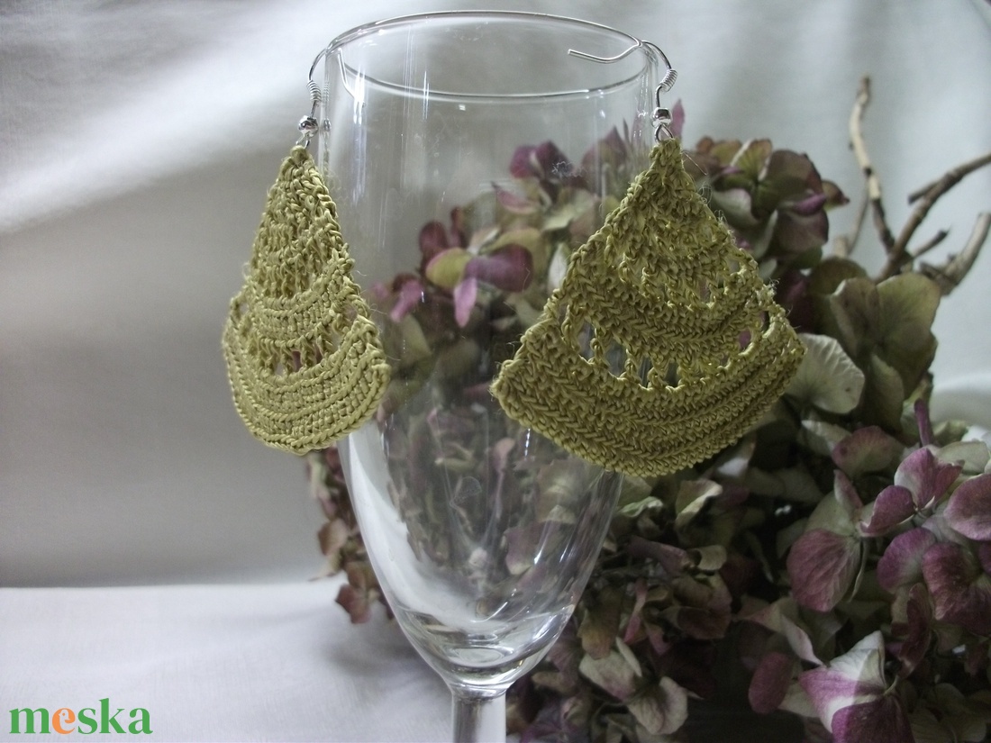 Horgolt óarany fülbevaló - ékszer - fülbevaló - lógó csepp fülbevaló - Meska.hu