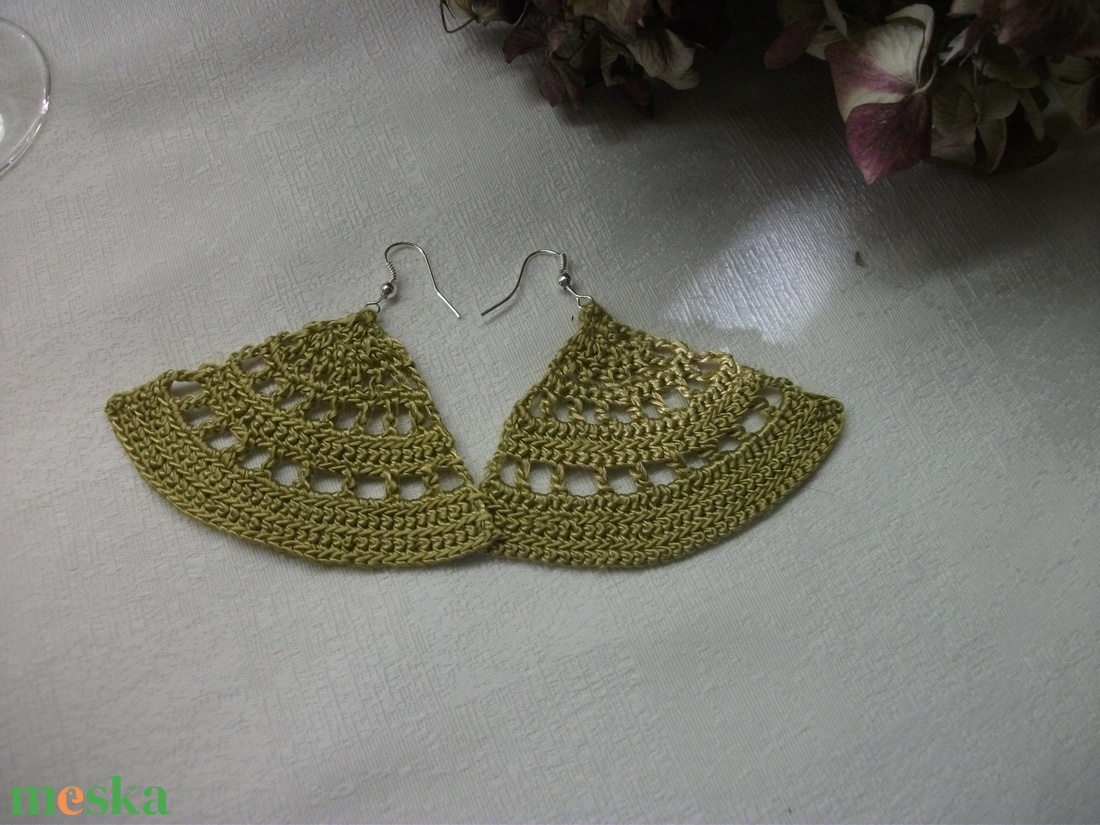 Horgolt óarany fülbevaló - ékszer - fülbevaló - lógó csepp fülbevaló - Meska.hu