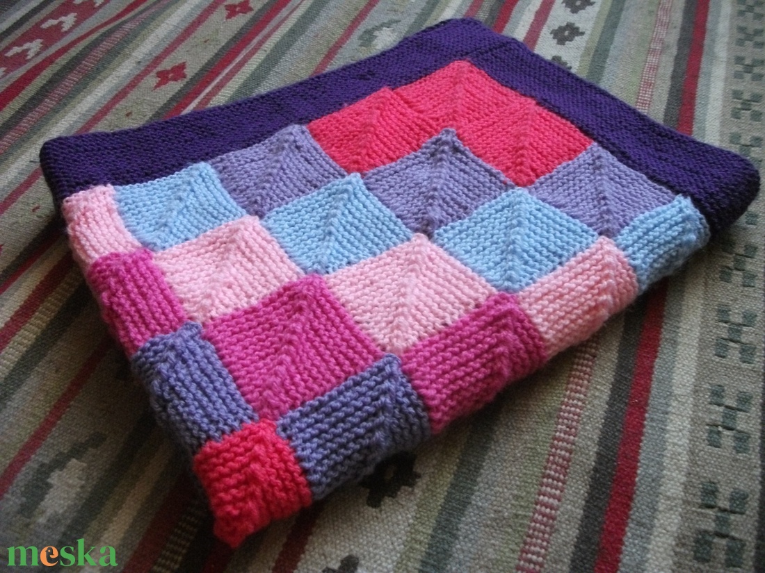 Kötött kislány takaró, patchwork takaró kislánynak - otthon & életmód - babaszoba, gyerekszoba - babatakaró, gyerek pléd - Meska.hu