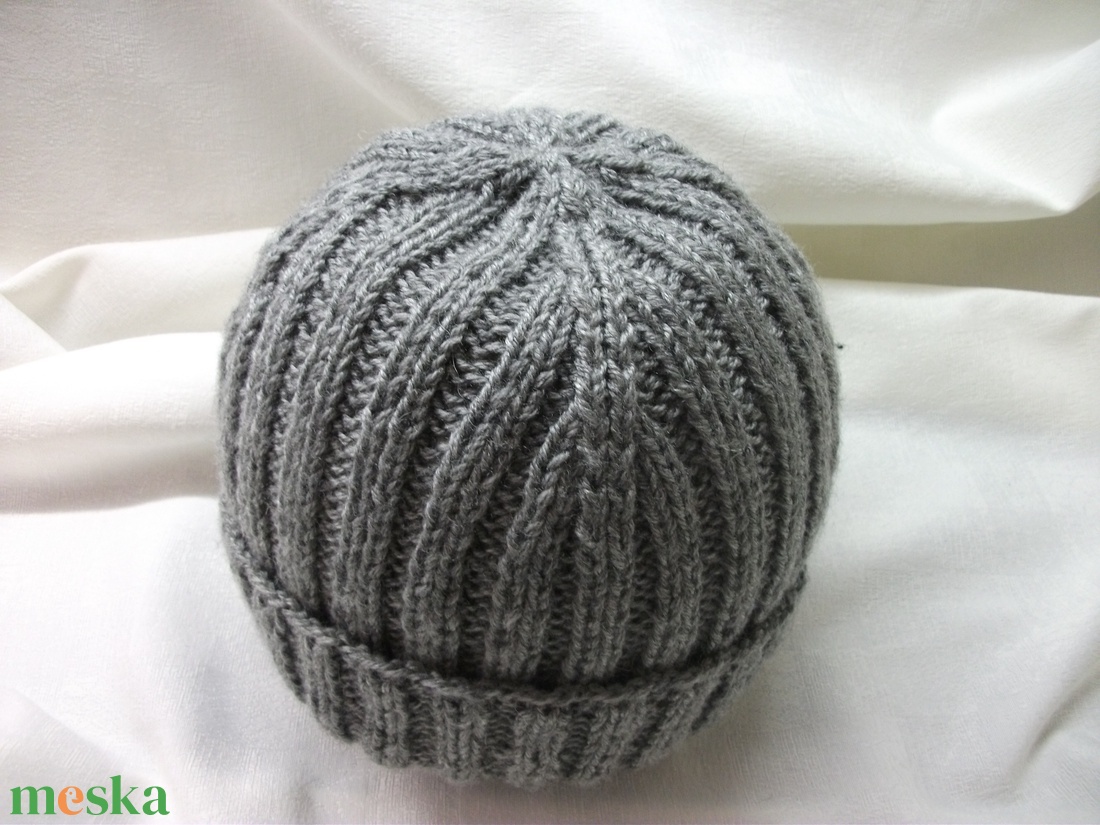 Meleg kötött, szűrke férfi sapka - ruha & divat - sál, sapka, kendő - sapka - Meska.hu