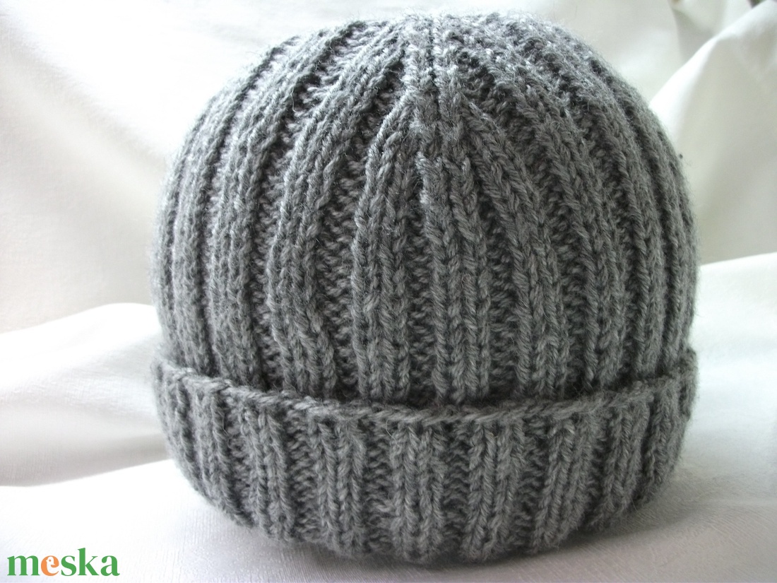 Meleg kötött, szűrke férfi sapka - ruha & divat - sál, sapka, kendő - sapka - Meska.hu