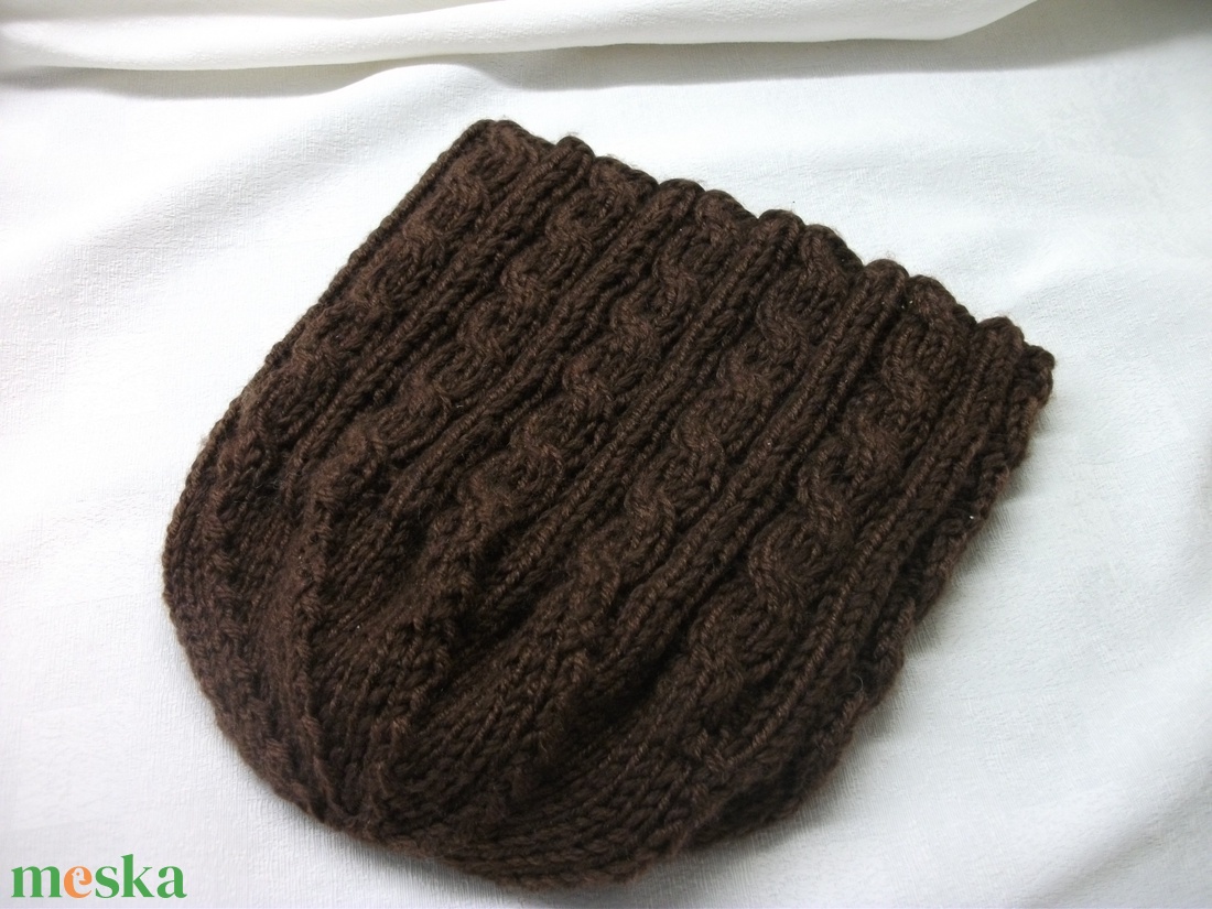 Sötétbarna, meleg, kötött férfi sapka - ruha & divat - sál, sapka, kendő - sapka - Meska.hu