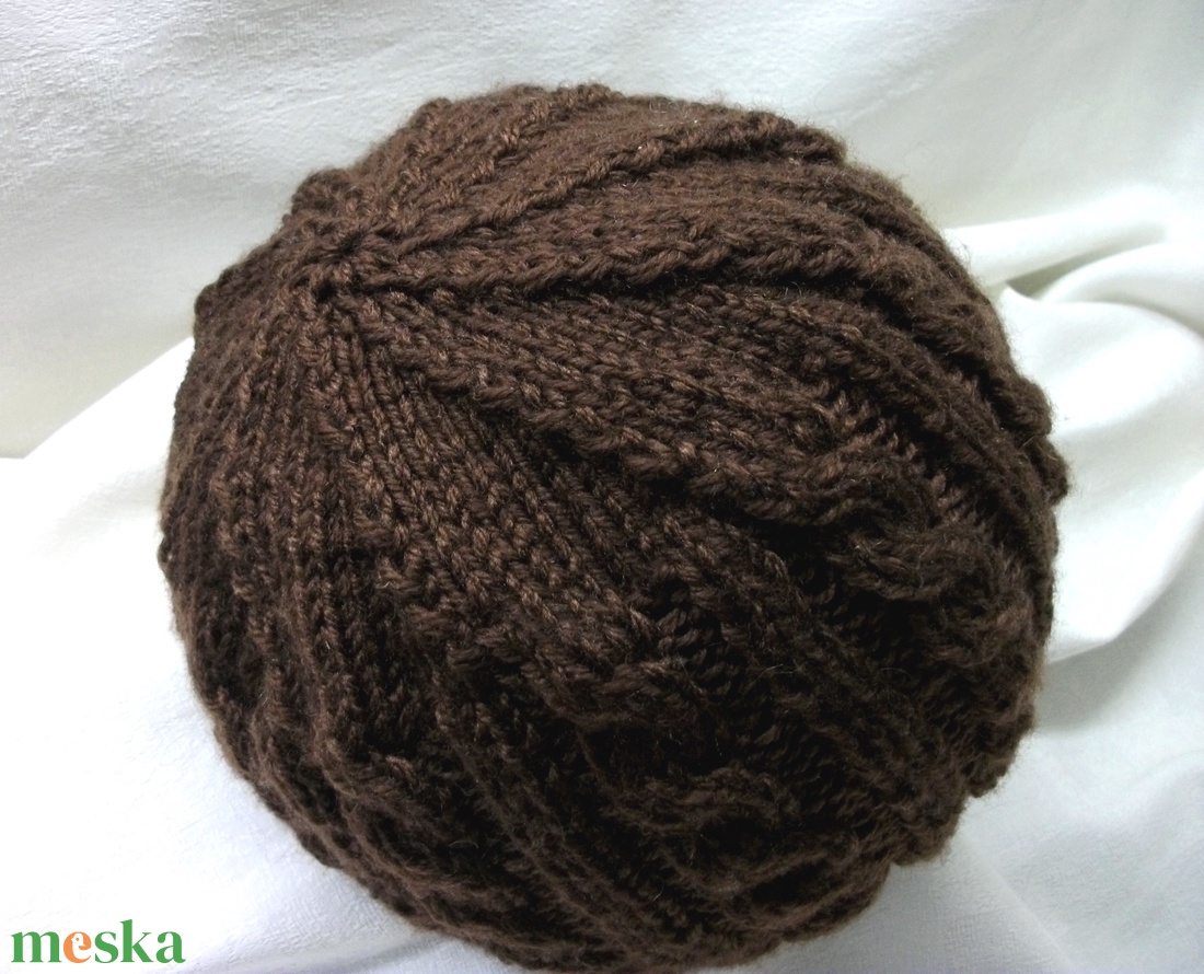 Sötétbarna, meleg, kötött férfi sapka - ruha & divat - sál, sapka, kendő - sapka - Meska.hu