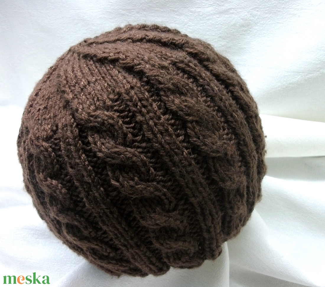 Sötétbarna, meleg, kötött férfi sapka - ruha & divat - sál, sapka, kendő - sapka - Meska.hu