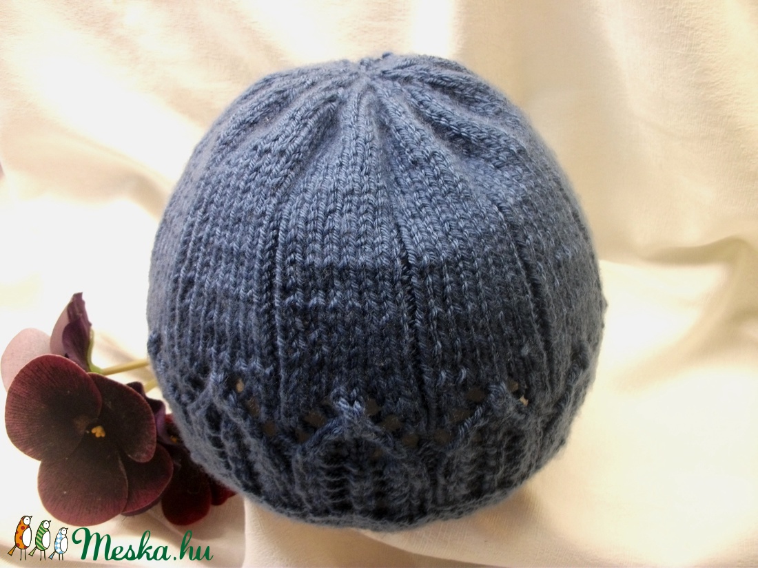Átmeneti, kék kötött női sapka - ruha & divat - sál, sapka, kendő - sapka - Meska.hu