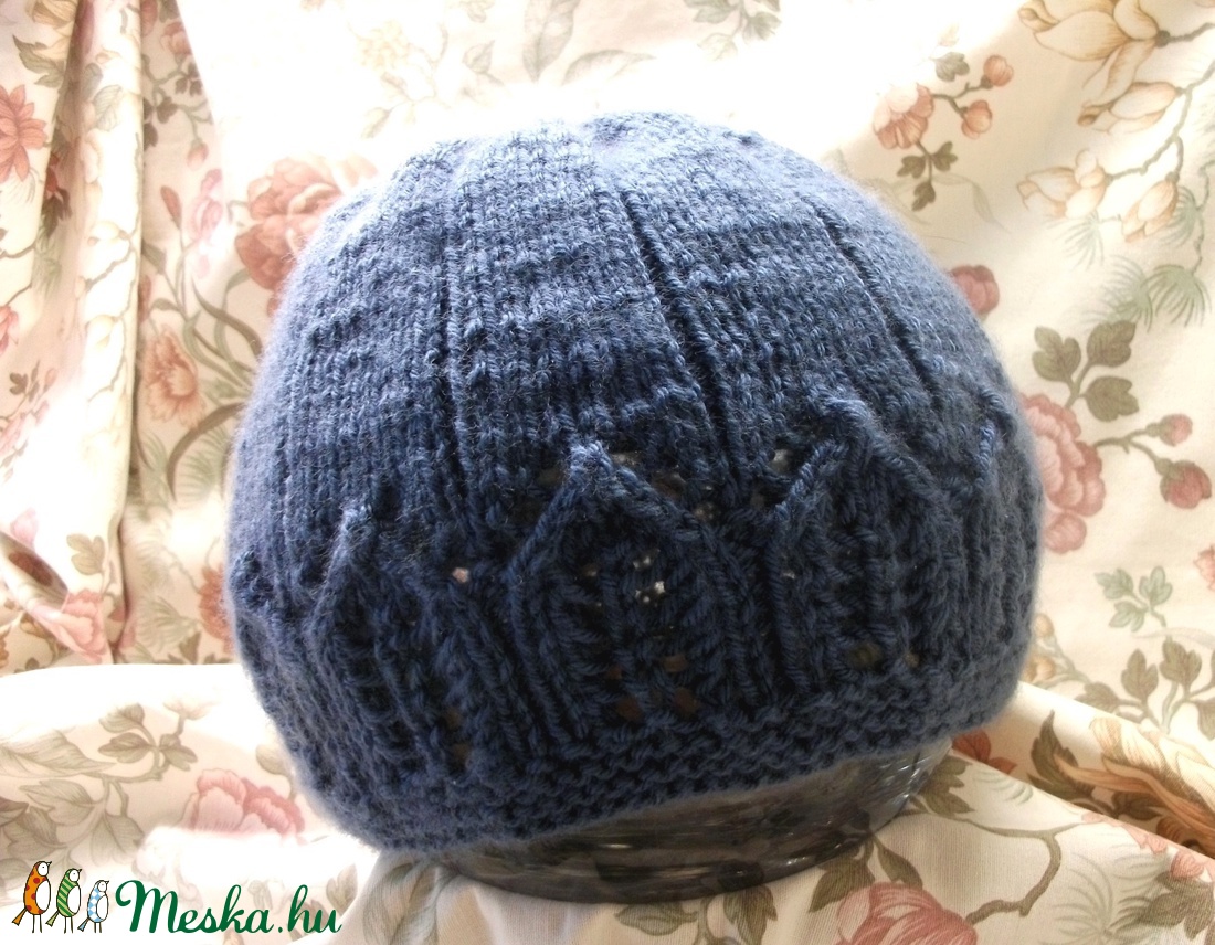 Átmeneti, kék kötött női sapka - ruha & divat - sál, sapka, kendő - sapka - Meska.hu