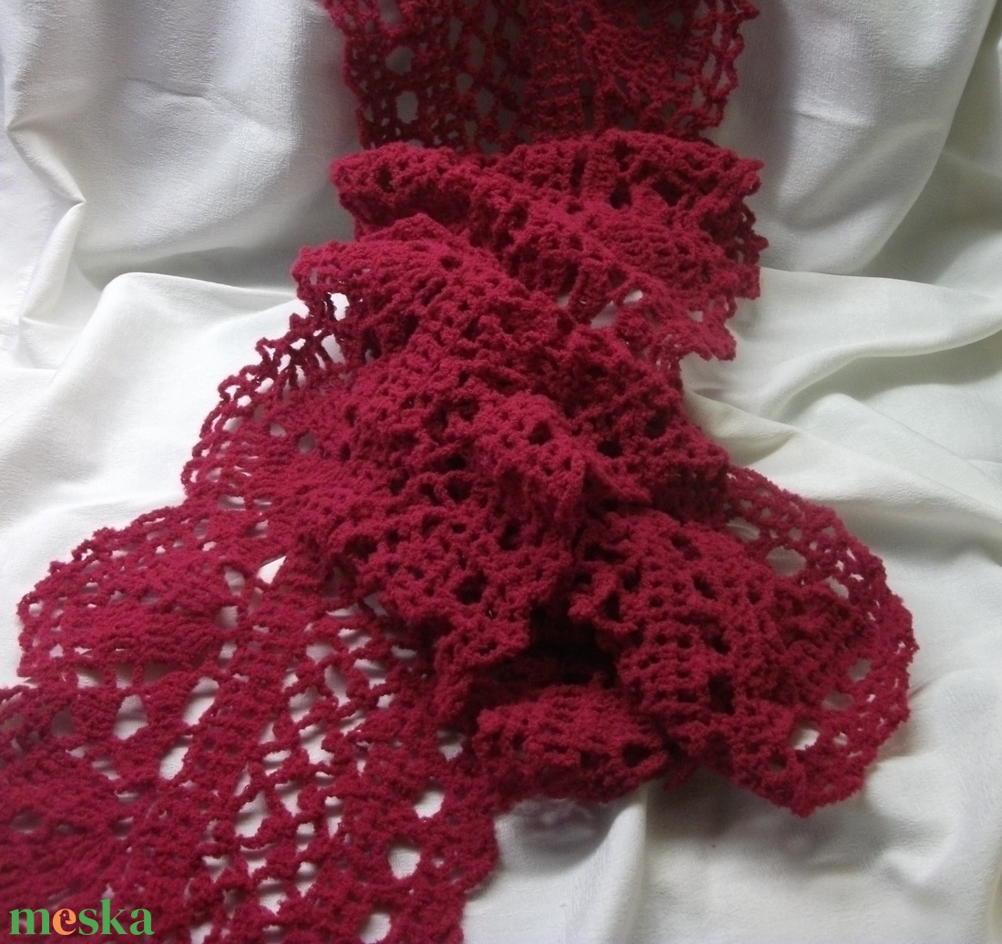 Tinta-piros, vagy pink, horgolt sál - ruha & divat - sál, sapka, kendő - sál - Meska.hu