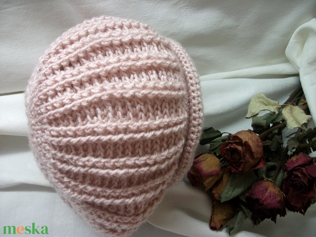 Púder rózsaszin horgolt női sapka - ruha & divat - sál, sapka, kendő - sapka - Meska.hu