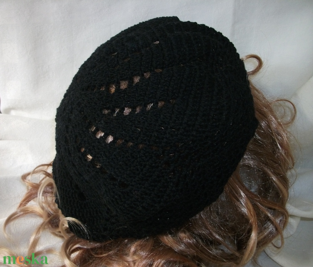 Fekete horgolt barett sapka pamut fonalból - ruha & divat - sál, sapka, kendő - sapka - Meska.hu