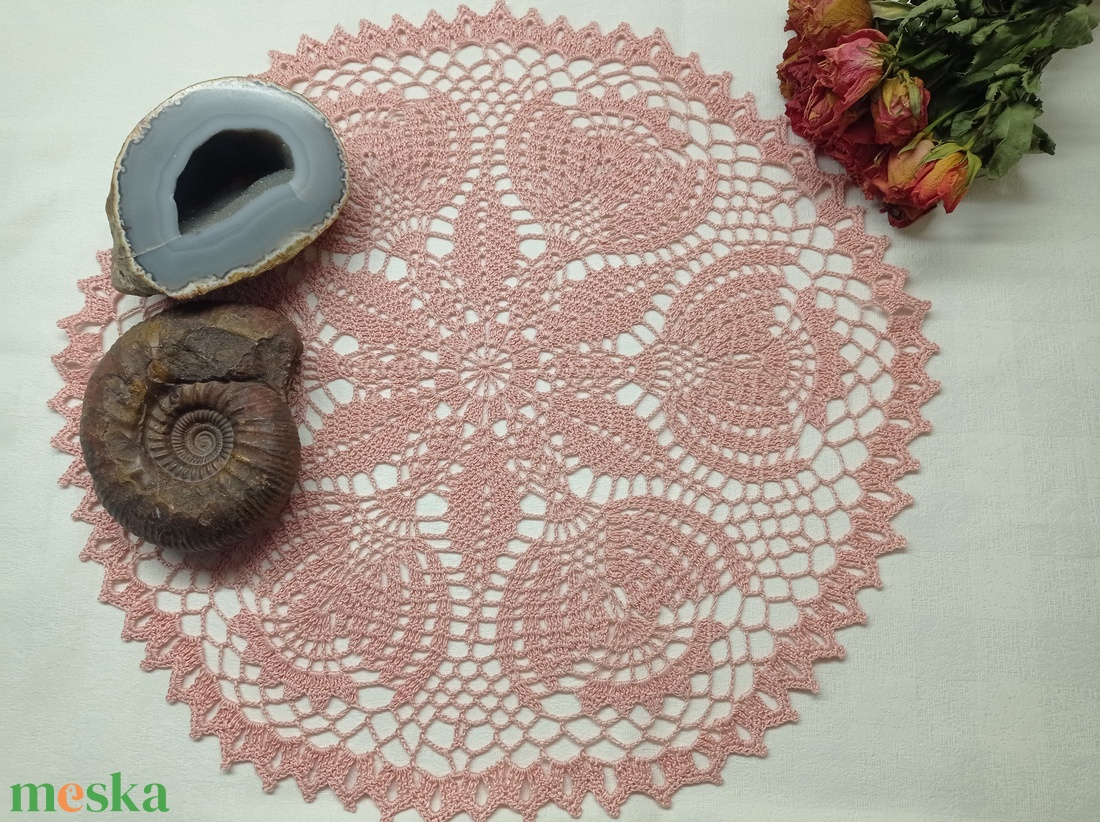 Horgolt csipke terítő 45cm - otthon & életmód - dekoráció - asztal és polc dekoráció - horgolt & csipketerítő - Meska.hu Horgolt csipke terítő 45cm - otthon & életmód - dekoráció - asztal és polc dekoráció - horgolt & csipketerítő - Meska.hu