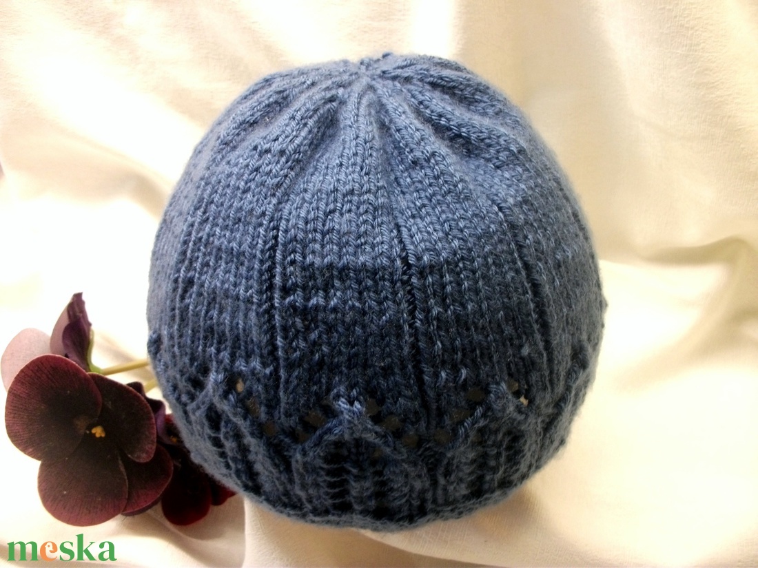 Átmeneti, kék kötött női sapka - ruha & divat - sál, sapka, kendő - sapka - Meska.hu