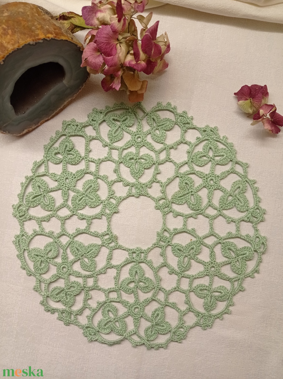 Ír mintás, horgolással készült, almazöld, kis csipke terítő - otthon & életmód - dekoráció - asztal és polc dekoráció - horgolt & csipketerítő - Meska.hu