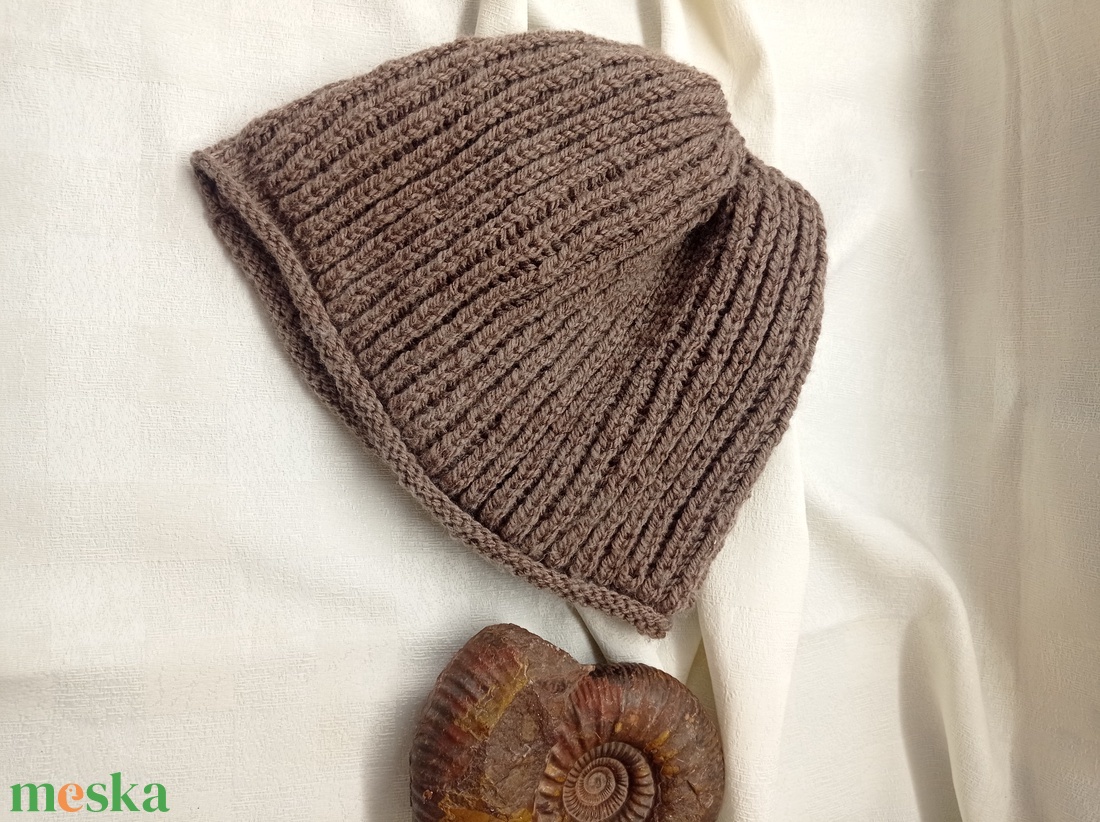 Barna  kötött sapka  akril szálból, férfi, női - ruha & divat - sál, sapka, kendő - sapka - Meska.hu Barna  kötött sapka  akril szálból, férfi, női - ruha & divat - sál, sapka, kendő - sapka - Meska.hu