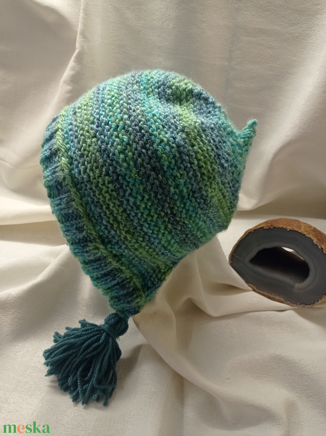 Kötött, szín-átmenetes női sapka,  gyapjú tartalmú fonalból - ruha & divat - sál, sapka, kendő - sapka - Meska.hu Kötött, szín-átmenetes női sapka,  gyapjú tartalmú fonalból - ruha & divat - sál, sapka, kendő - sapka - Meska.hu