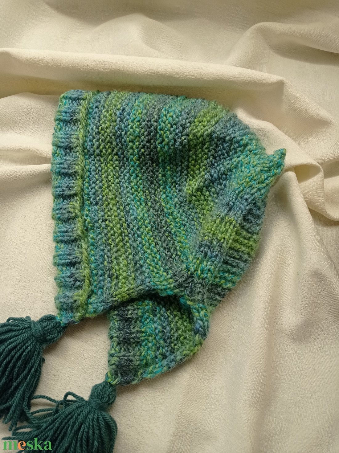 Kötött, szín-átmenetes női sapka,  gyapjú tartalmú fonalból - ruha & divat - sál, sapka, kendő - sapka - Meska.hu Kötött, szín-átmenetes női sapka,  gyapjú tartalmú fonalból - ruha & divat - sál, sapka, kendő - sapka - Meska.hu