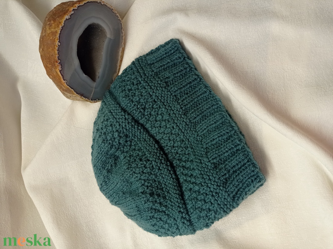 Kötött sapka, petrolkék? petrolzöld? - ruha & divat - sál, sapka, kendő - fejpánt - Meska.hu  Kötött sapka, petrolkék? petrolzöld? - ruha & divat - sál, sapka, kendő - fejpánt - Meska.hu