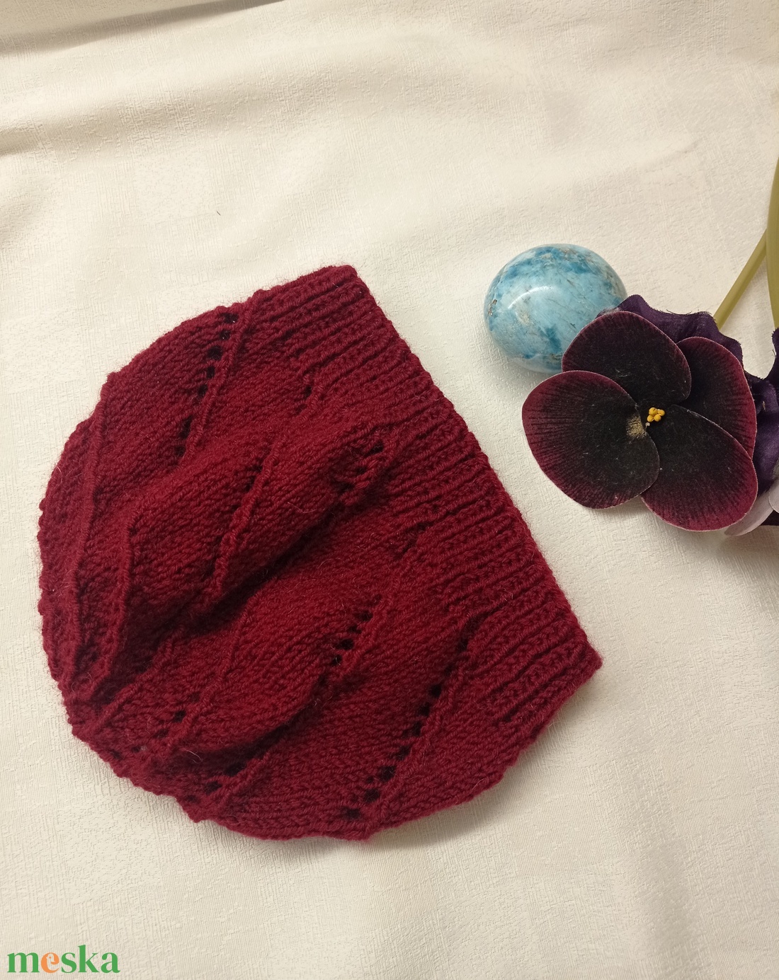 Bordó áttört átmeneti, fejre simuló kis sapka - ruha & divat - sál, sapka, kendő - sapka - Meska.hu Bordó áttört átmeneti, fejre simuló kis sapka - ruha & divat - sál, sapka, kendő - sapka - Meska.hu