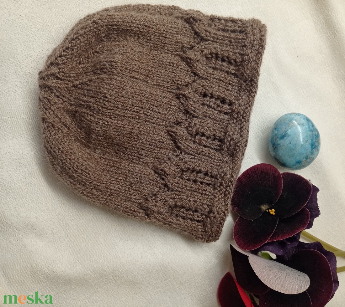 Átmeneti, barna, áttört, kötött női sapka - diy (csináld magad) - fűzésminták - Meska.hu Átmeneti, barna, áttört, kötött női sapka - diy (csináld magad) - fűzésminták - Meska.hu