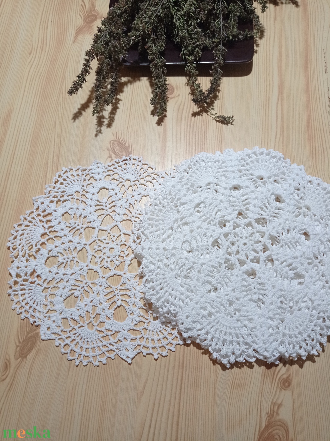 7db, fehér, azonos minta,csipke terítők - otthon & életmód - dekoráció - asztal és polc dekoráció - horgolt & csipketerítő - Meska.hu