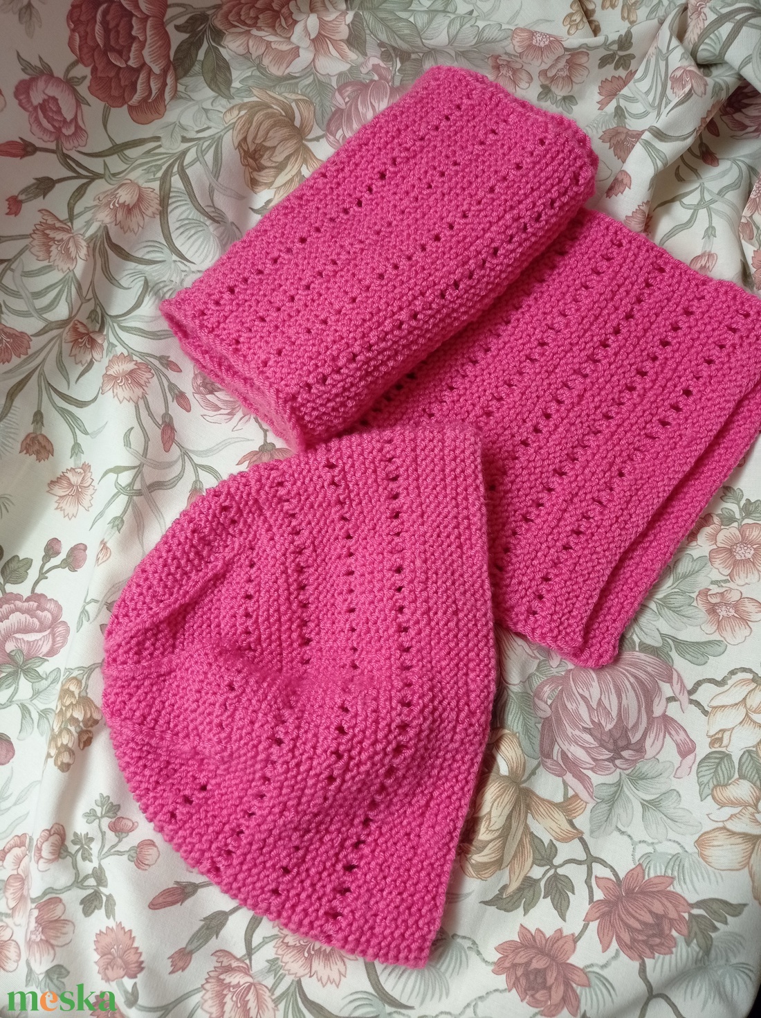 Világos pink, meleg sapka sál együttes, garnitúra - ruha & divat - sál, sapka, kendő - sapka & sál szett - Meska.hu