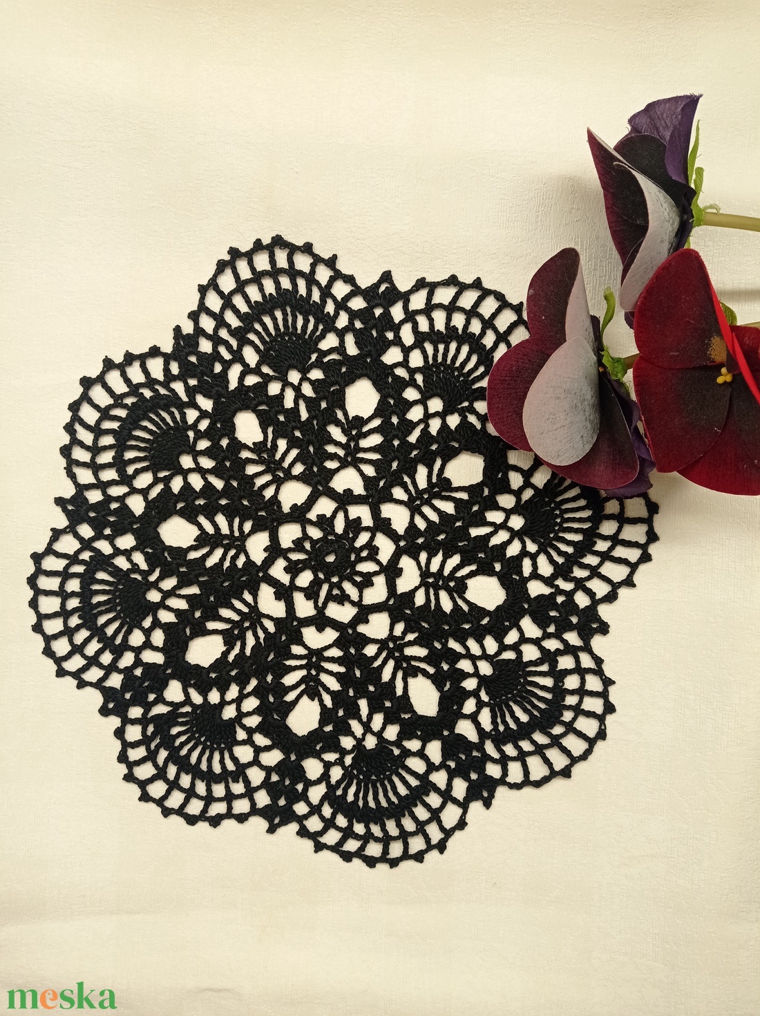 Fekete,  horgolt csipke terítő - otthon & életmód - dekoráció - asztal és polc dekoráció - horgolt & csipketerítő - Meska.hu