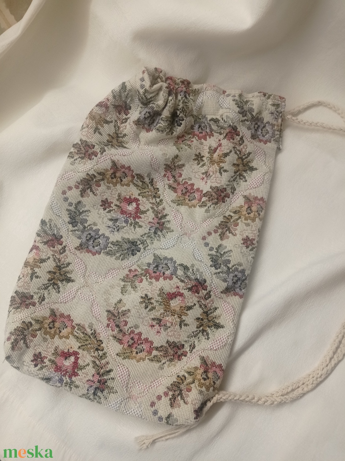 Vállra akasztható, barokkos mintájú tarisznya, szatyor, táska - táska & tok - kézitáska & válltáska - vállon átvethető táska - Meska.hu