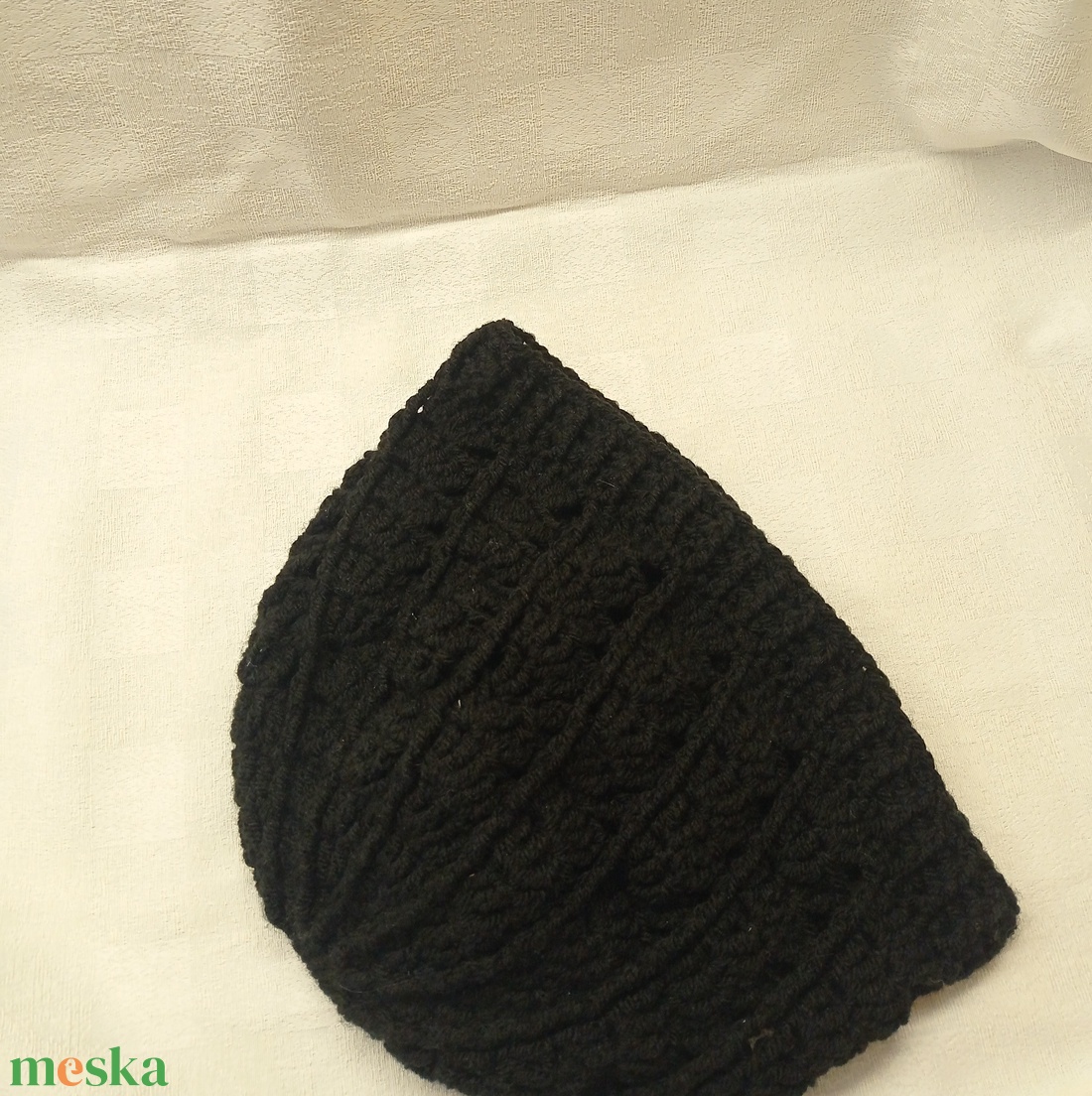 Horgolt, fekete sapka, keresre - ruha & divat - sál, sapka, kendő - sapka - Meska.hu