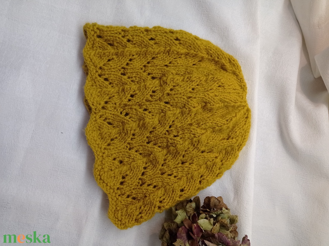 Tiszta gyapjú, áttört  mintával kötött sapka  - ruha & divat - sál, sapka, kendő - fejpánt - Meska.hu