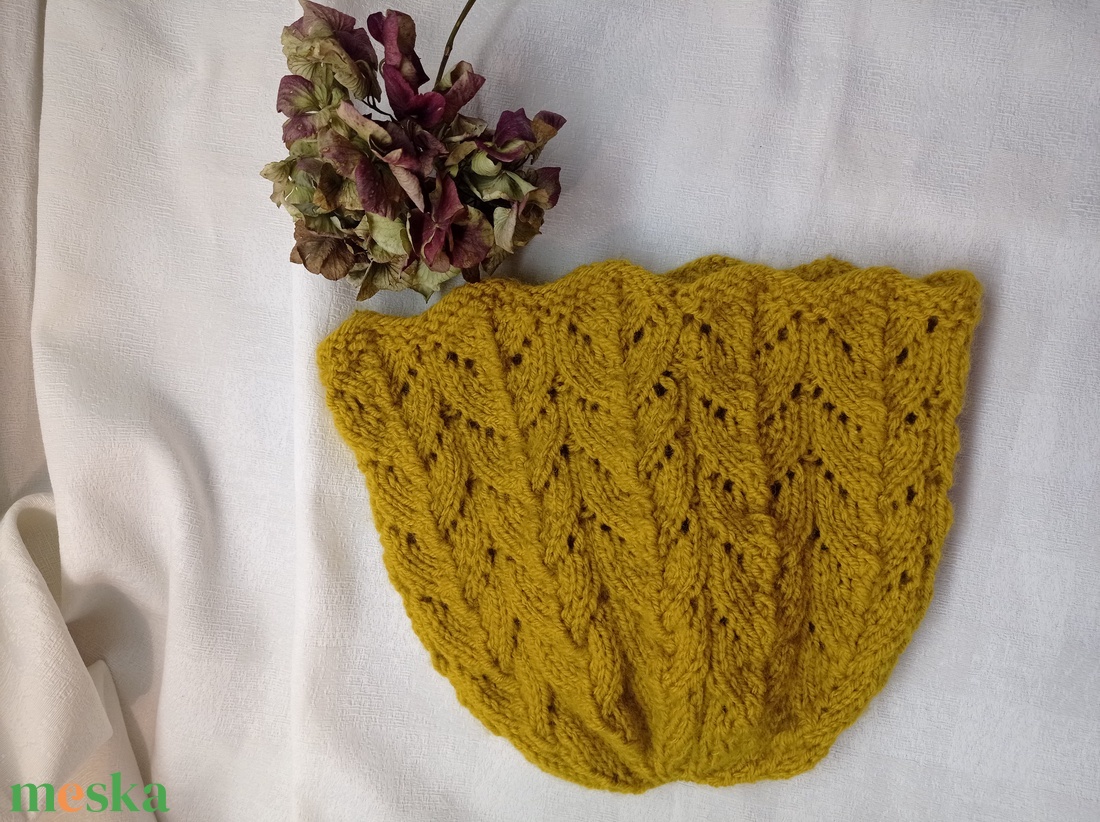 Tiszta gyapjú, áttört  mintával kötött sapka  - ruha & divat - sál, sapka, kendő - fejpánt - Meska.hu