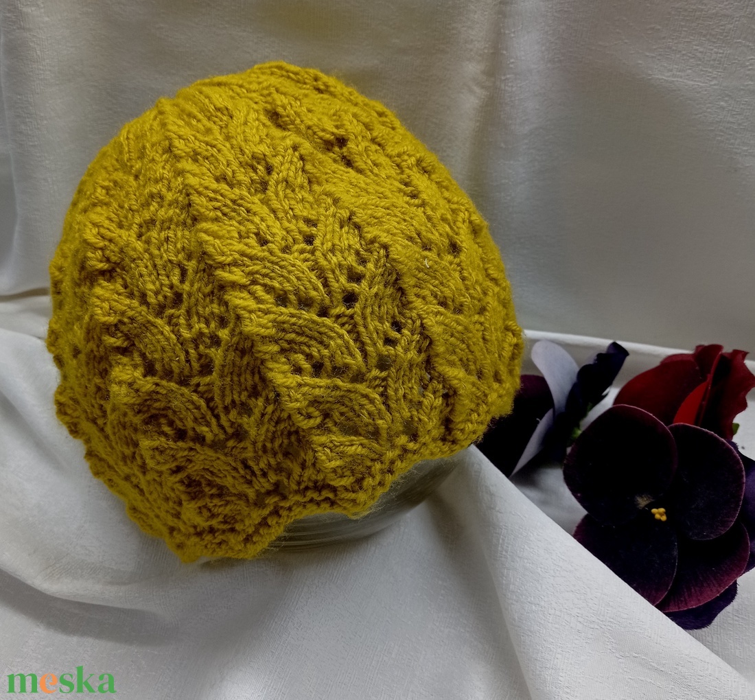 Tiszta gyapjú, áttört  mintával kötött sapka  - ruha & divat - sál, sapka, kendő - fejpánt - Meska.hu