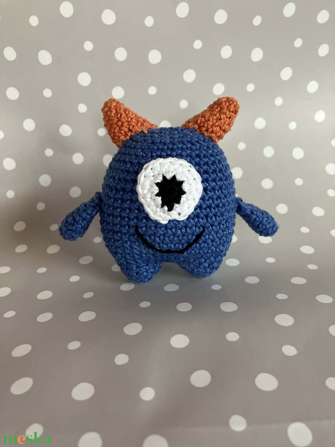 Amigurumi horgolt mini Szörnyecske - játék & sport - plüssállat & játékfigura - szörnyike - Meska.hu